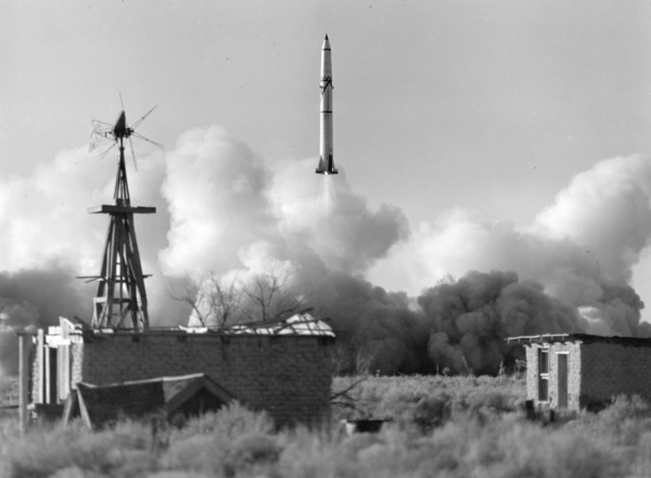 The launch of a Redstone rocket on White Sands Missile Range, circa 1959. Photo by Judsen Caruthers, of cial White Sands photographer for 35 years, late 50’s to late 80’s.
