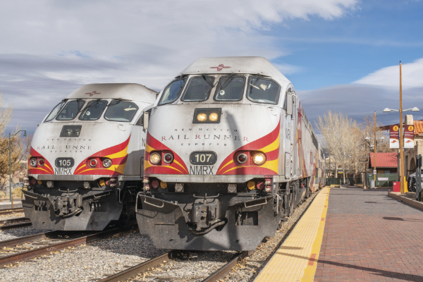 From LA to Chicago, Santa Fe Railroad was first to have diesel engines pull  passenger cars – San Bernardino Sun