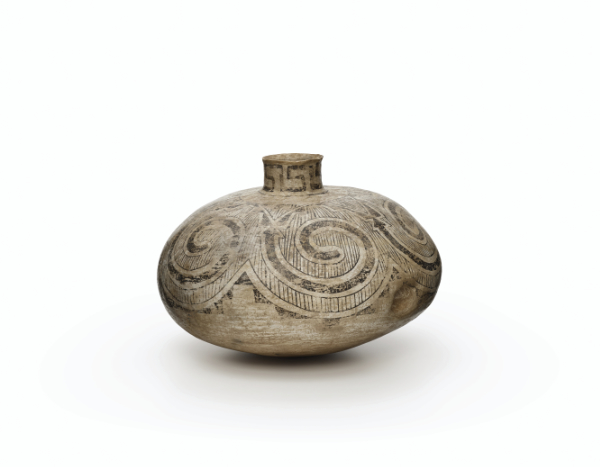 Mogollon jar, ca. 1100-1300. Clay and paint. 8 ¼ × 17 ¾ in. Courtesy Vilcek Collection: 1997.03.01. Photograph by Peter Gabriel.